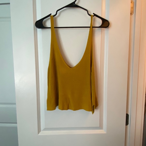 Forever 21 crop sweater tank - Picture 1 of 1